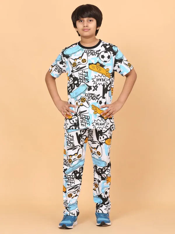 100%_Cotton_Knit_Half_Sleeves_Conversational_Print_Night_Suit_-Multicolor