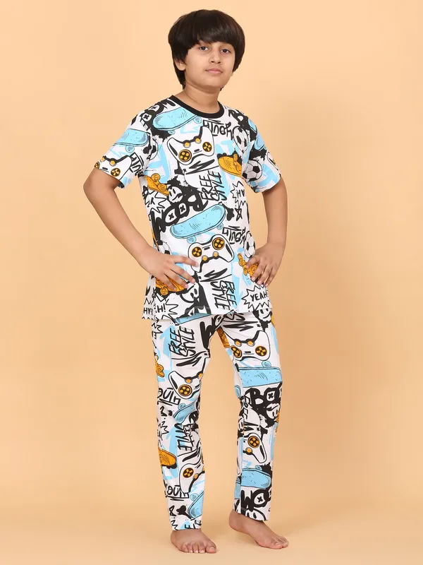 100%_Cotton_Knit_Half_Sleeves_Conversational_Print_Night_Suit_-Multicolor
