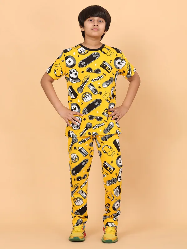 100%_Cotton_Knit_Half_Sleeves_Street_Style_Print_Night_Suit_-Yellow