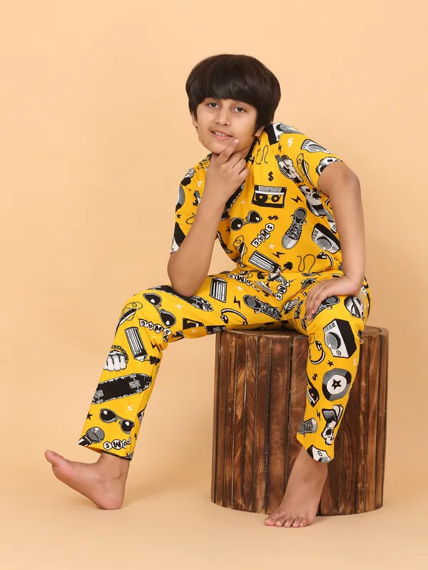 100%_Cotton_Knit_Half_Sleeves_Street_Style_Print_Night_Suit_-Yellow