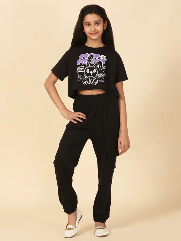 Loop_Knit_Half_Sleeves_Shirt_With_Cargos_With_Abstract_Print-Black