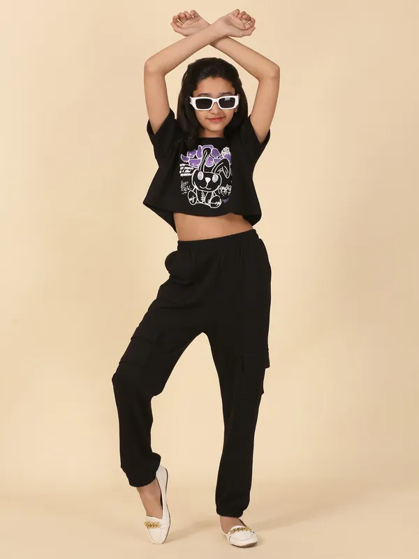 Loop_Knit_Half_Sleeves_Shirt_With_Cargos_With_Abstract_Print-Black