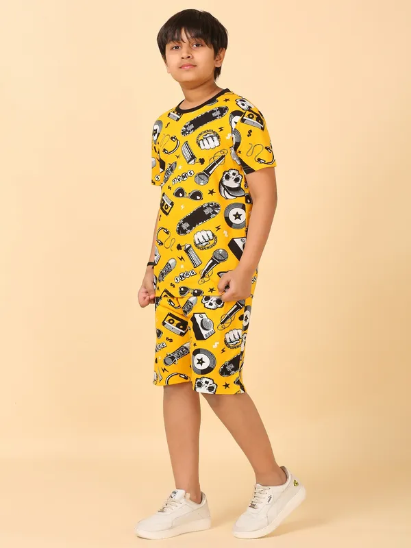 Yellow_Skull_Print_Coord_Set_With_T-Shirt_&_Shorts_for_Boys