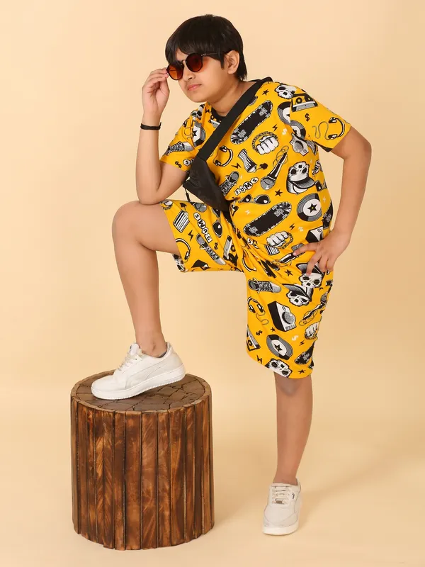 Yellow_Skull_Print_Coord_Set_With_T-Shirt_&_Shorts_for_Boys