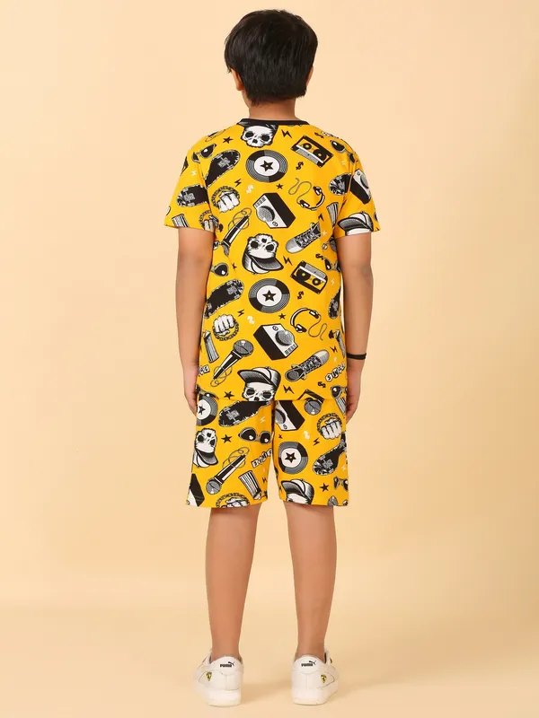 Yellow_Skull_Print_Coord_Set_With_T-Shirt_&_Shorts_for_Boys