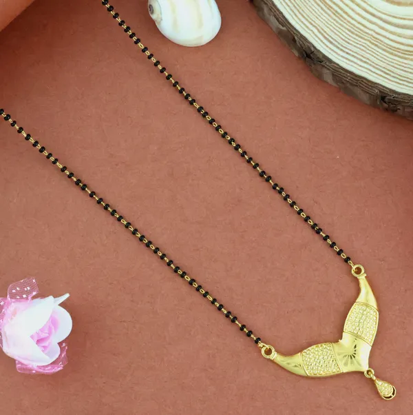 Gold_Elegant_Mangalsutra_For_Women_(_Pack_of_3_)