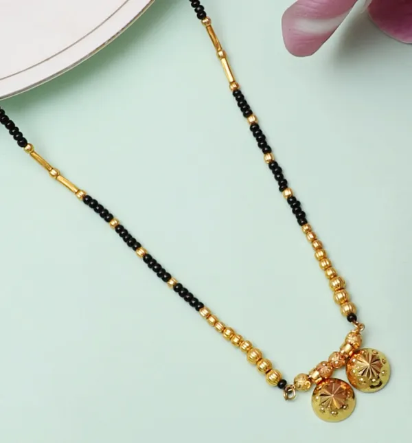 Gold_Elegant_Mangalsutra_For_Women