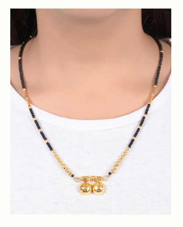 Gold_Elegant_Mangalsutra_For_Women