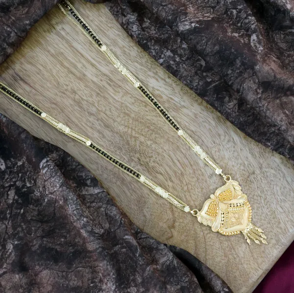Gold_Elegant_Mangalsutra_For_Women