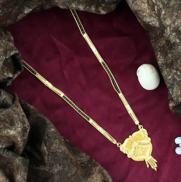 Gold_Elegant_Mangalsutra_For_Women