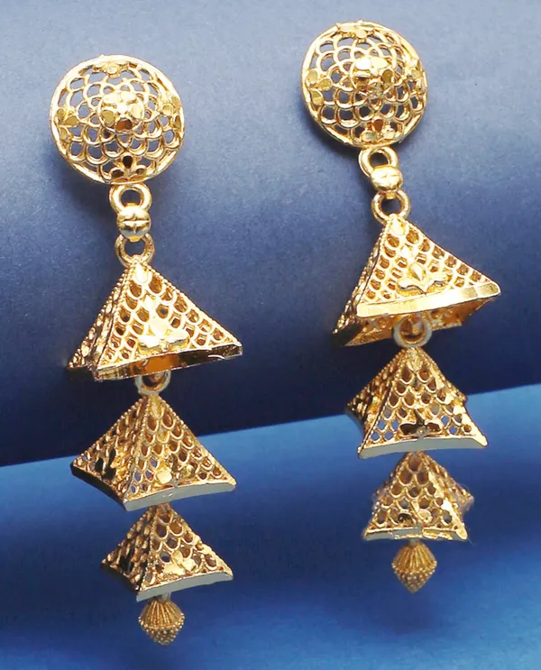 Gold_Elegant_Jhumki_Earring_For_Women