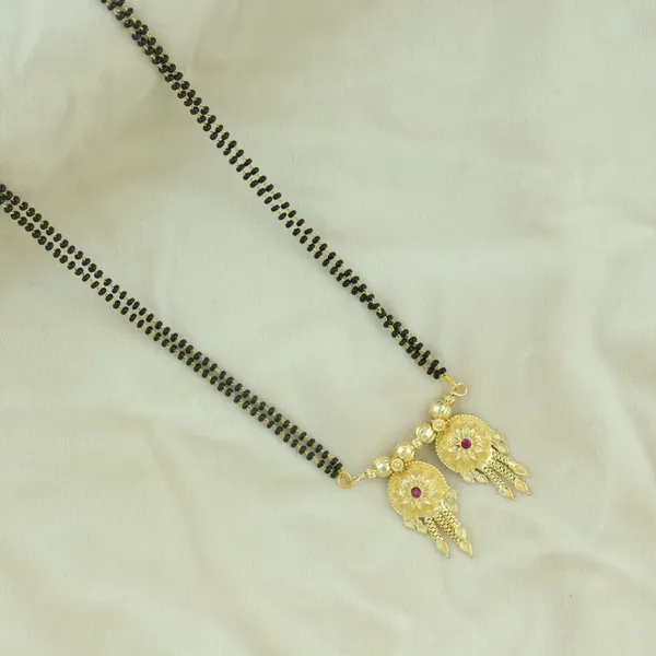 Gold_Elegant_Mangalsutra_For_Women