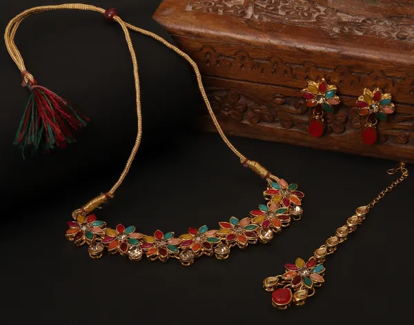 Multicolor_Elegant_Necklace,_Earring_&_Maang_Tikka_Set_For_Women