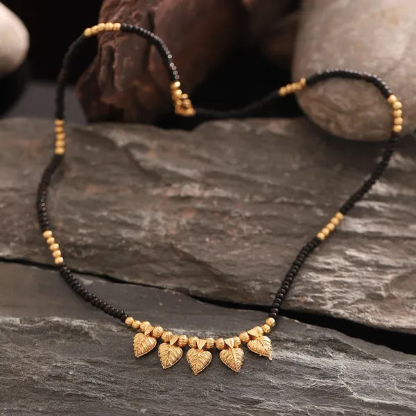 Gold_Elegant_Mangalsutra_For_Women