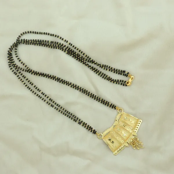 Gold_Elegant_Mangalsutra_For_Women