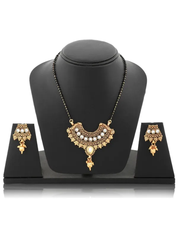 Gold_&_Black_Elegant_Mangalsutra_&_Earring_Set_For_Women