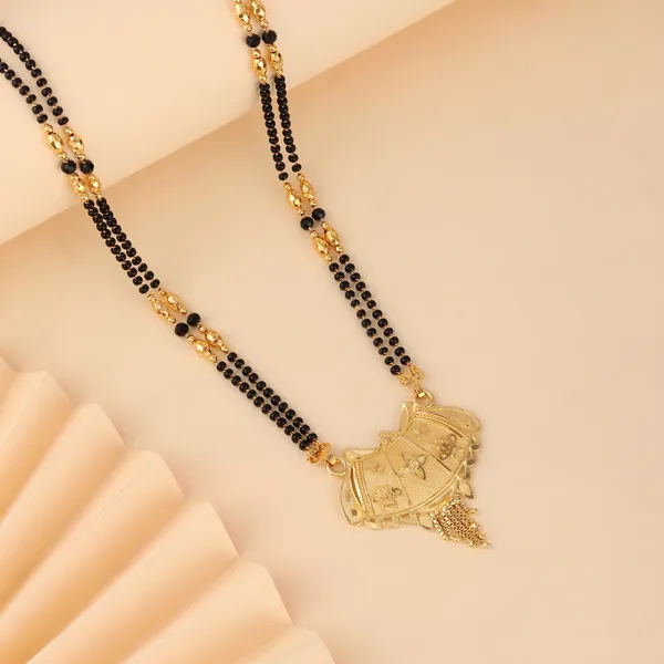 Gold_Elegant_Mangalsutra_For_Women