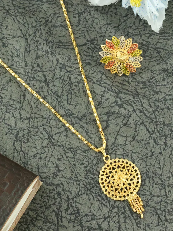 Gold_Elegant_Pendant_&_Ring_Set_For_Women