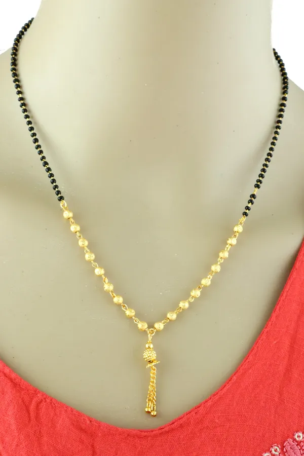 Gold_Elegant_Mangalsutra_For_Women
