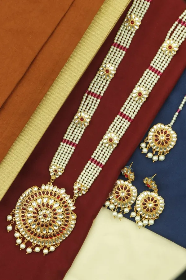 Red_Elegant_Necklace,_Earring_&_Maang_Tikka_Set_For_Women