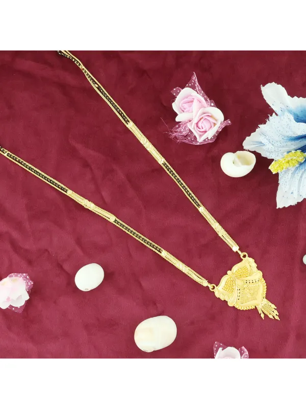 Gold_Elegant_Mangalsutra_For_Women