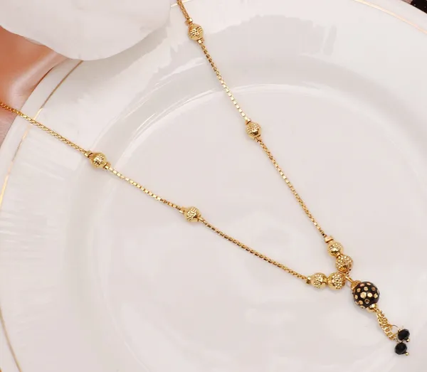 Gold_Elegant_Mangalsutra_For_Women
