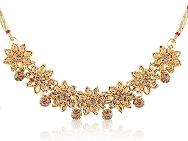 Gold_Elegant_Necklace,_Earring_&_Maang_Tikka_Set_For_Women