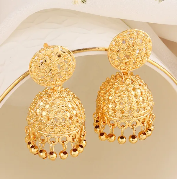 Gold_Elegant_Jhumki_Earring_For_Women