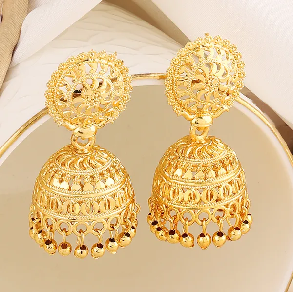 Gold_Elegant_Jhumki_Earring_For_Women