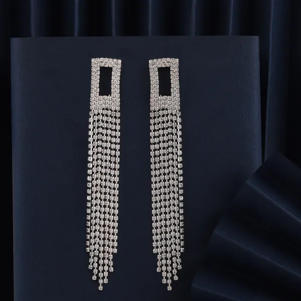Silver_Elegant_Jhumki_Earring_For_Women