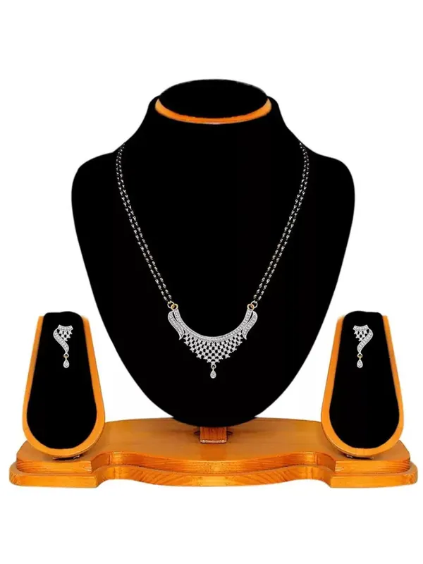 Black_&_White_Elegant_Mangalsutra_&_Earring_Set_For_Women