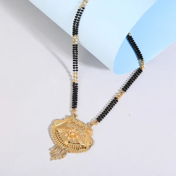 Gold_Elegant_Mangalsutra_For_Women