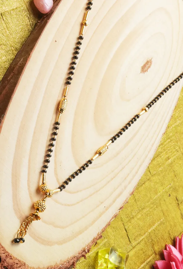 Gold_Elegant_Mangalsutra_For_Women