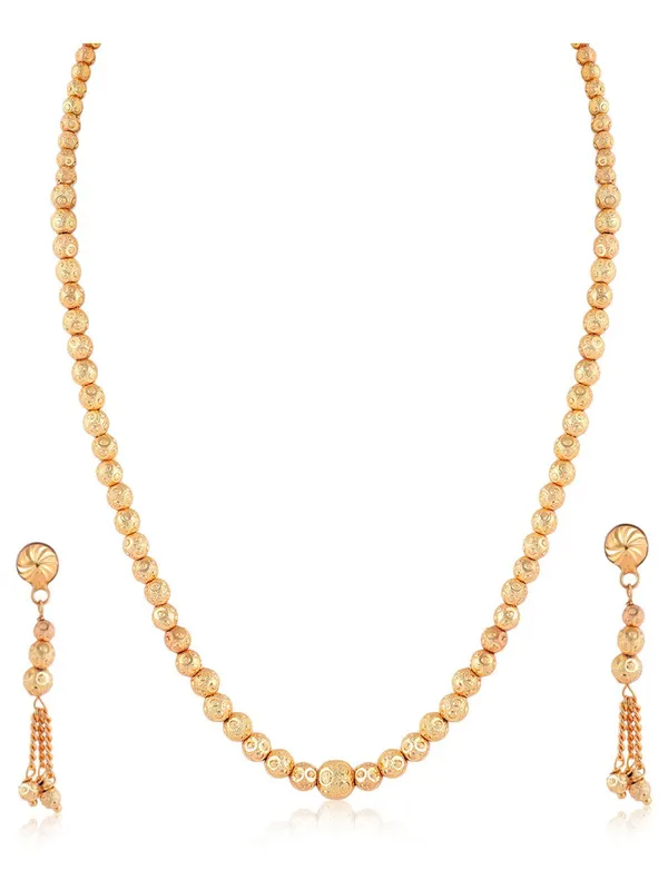 Gold_Elegant_Necklace,_Earring_&_Maang_Tikka_Set_For_Women