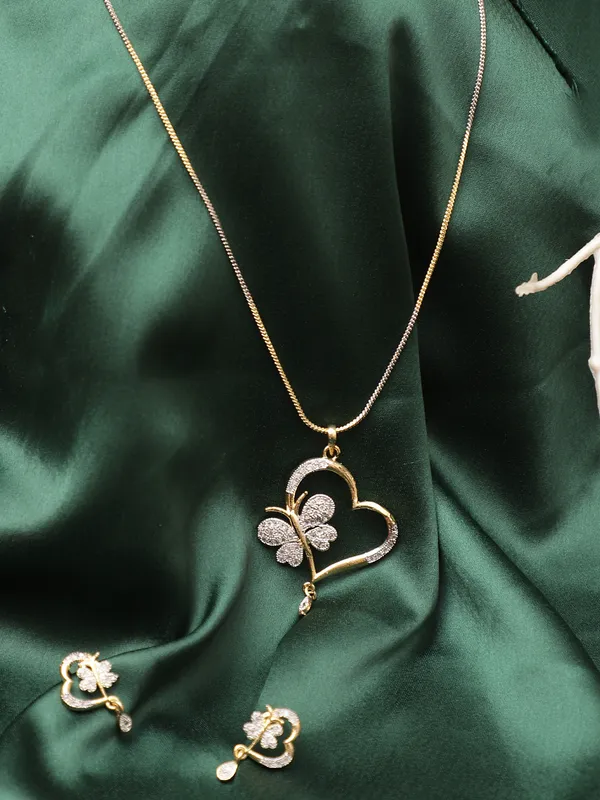 Gold_Elegant_Earring_&_Pendant_Set_For_Women