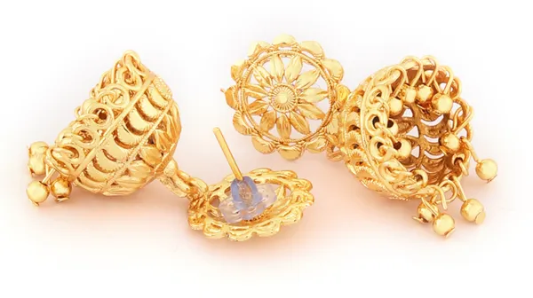 Gold_Elegant_Jhumki_Earring_For_Women