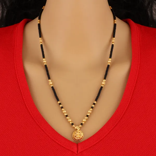 Gold_Elegant_Mangalsutra_For_Women