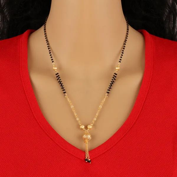 Gold_Elegant_Mangalsutra_For_Women