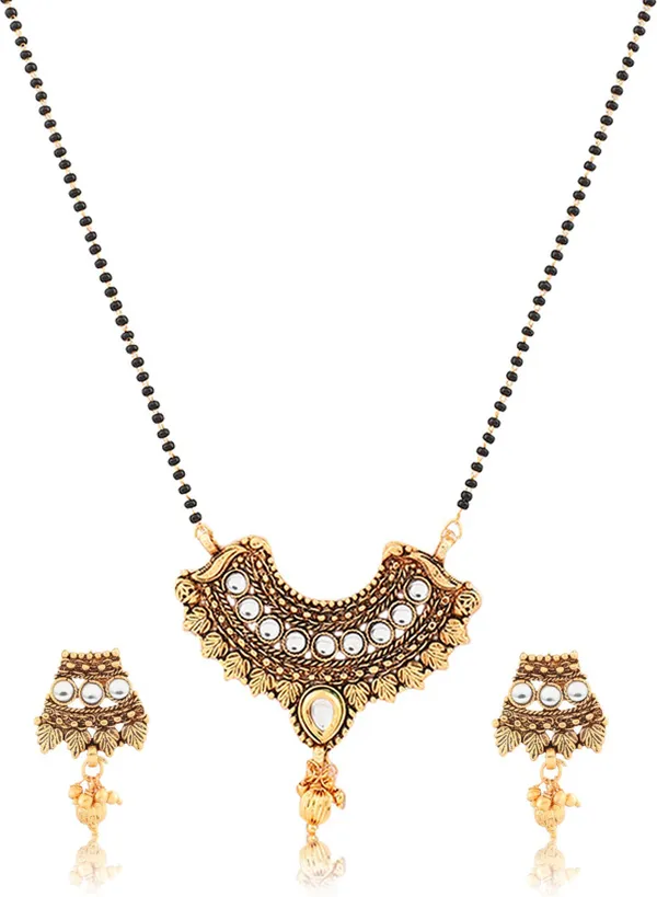 Gold_&_Black_Elegant_Mangalsutra_&_Earring_Set_For_Women