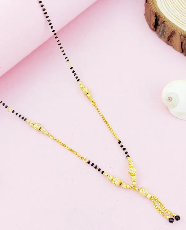 Gold_Elegant_Mangalsutra_For_Women_(_Pack_of_4_)