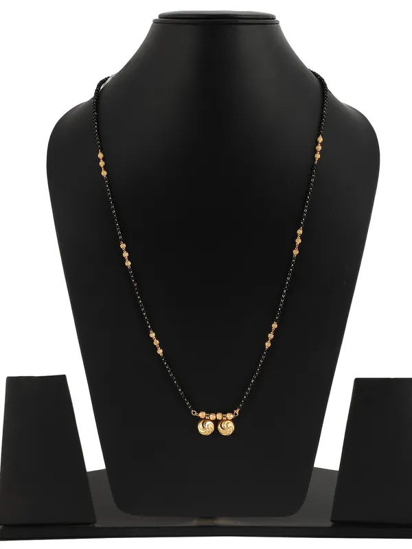 Gold_Elegant_Mangalsutra_For_Women
