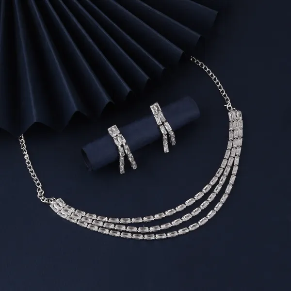 Silver_Elegant_Earring_&_Necklace_Set_For_Women