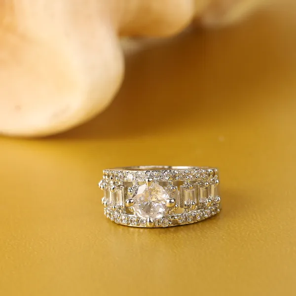 Silver_Elegant_Ring_For_Women
