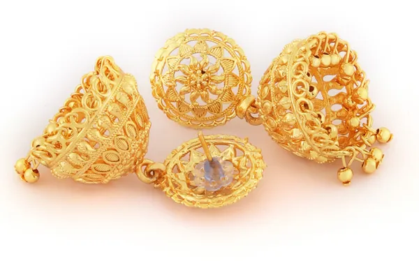 Gold_Elegant_Jhumki_Earring_For_Women