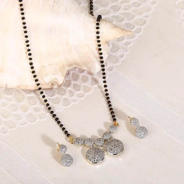 Gold_Elegant_Mangalsutra_For_Women