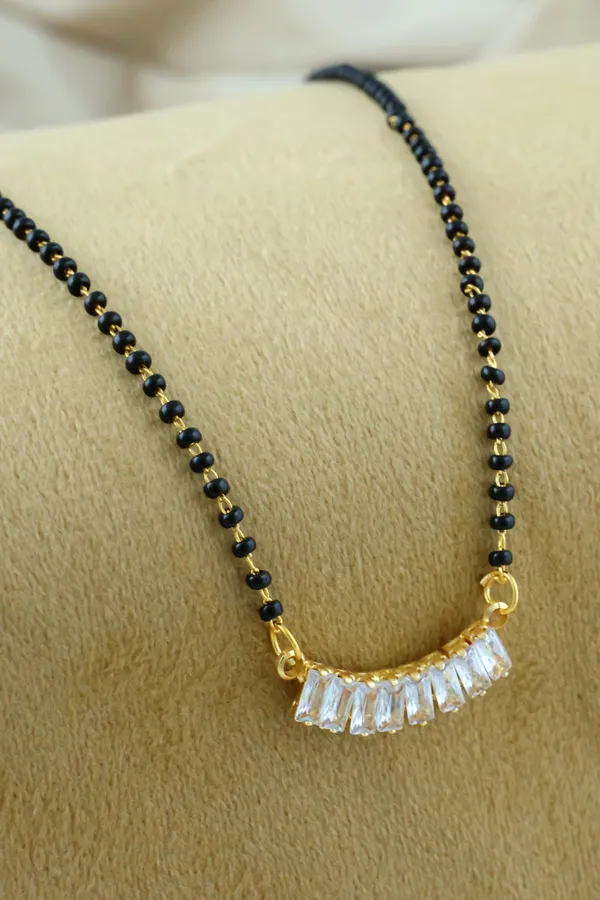 Gold_Elegant_Mangalsutra_For_Women