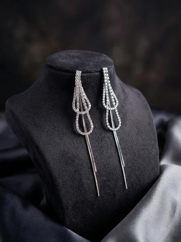 Silver_Elegant_Jhumki_Earring_For_Women