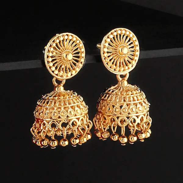 Gold_Elegant_Jhumki_Earring_For_Women