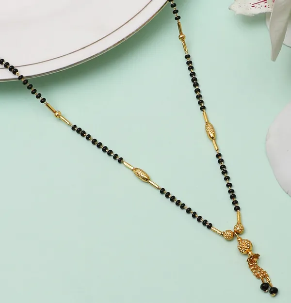 Gold_Elegant_Mangalsutra_For_Women