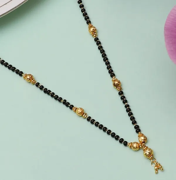 Gold_Elegant_Mangalsutra_For_Women